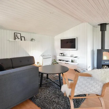 Three-bedroom Holiday In
