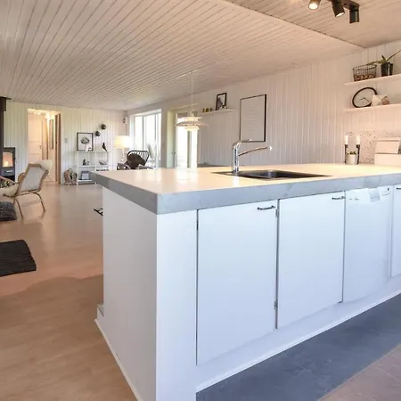 Three-bedroom Holiday In * Otterup